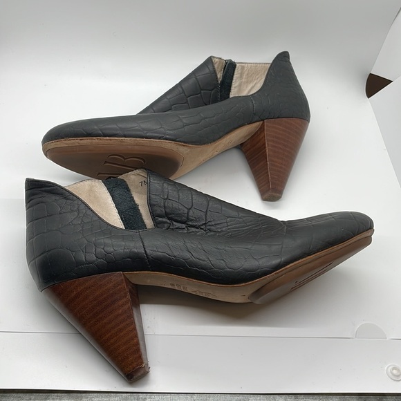 Matt Bernson Shoes Matt Bernson Jagguar Black Croc Ankle Booties size - 7 - Picture 9 of 10